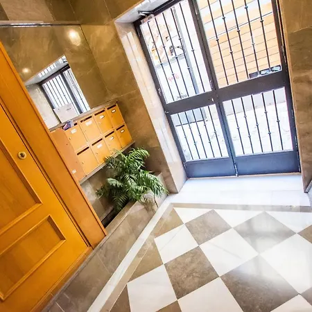 Apartamento Centrico Con 2 Dormitorios En Granada Qh Puerta Real-3